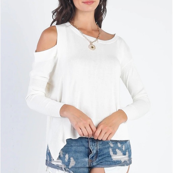 White cold shoulder top - Picture 1 of 2